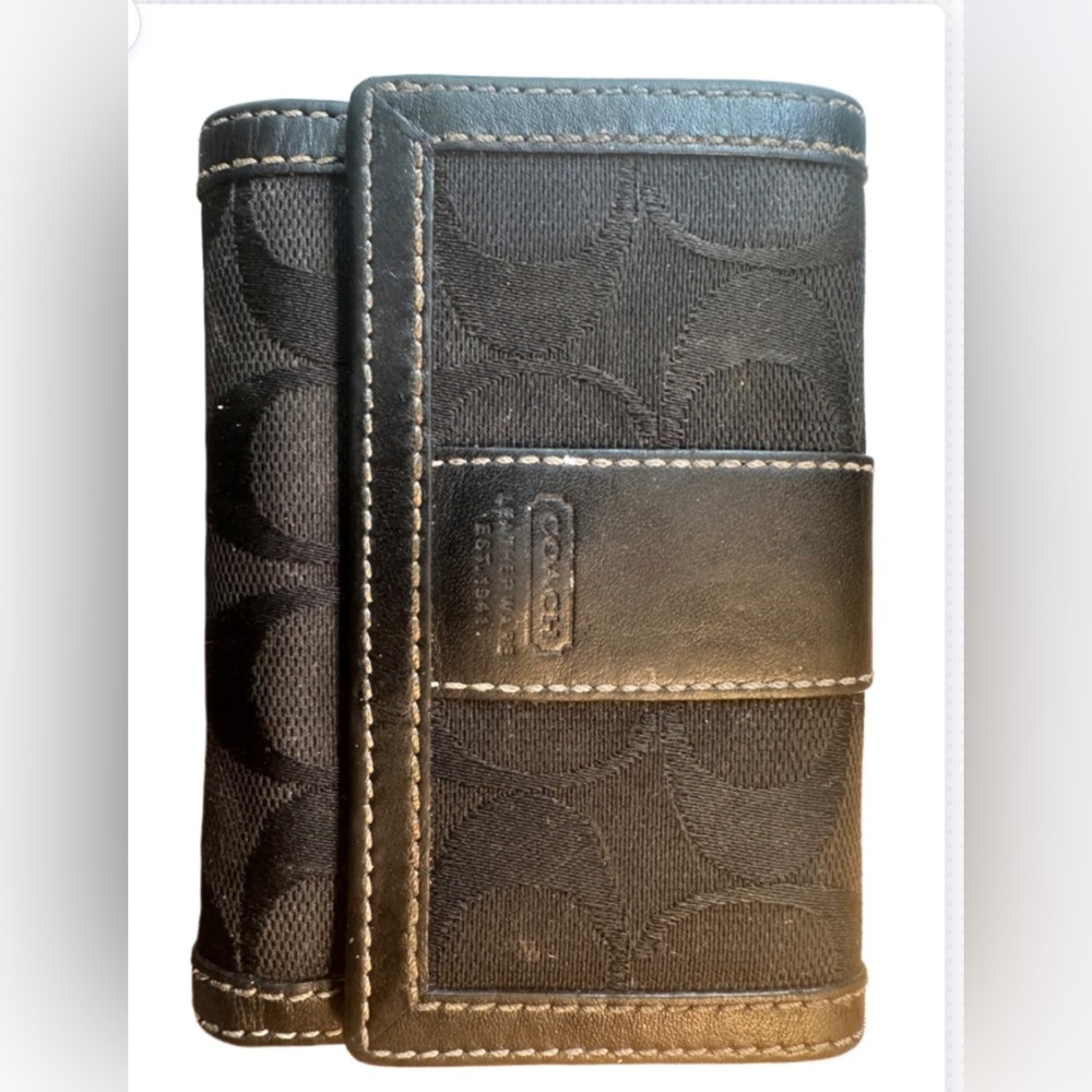 ✨Black Coach Wallet✨